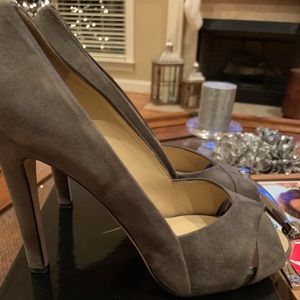 Gray peep toe pump